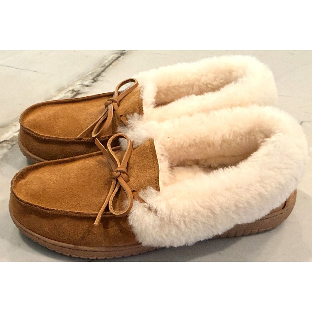 Dluxe by Dearfoams Women's Shearling Moccasin plush Casing Slippers - size 8